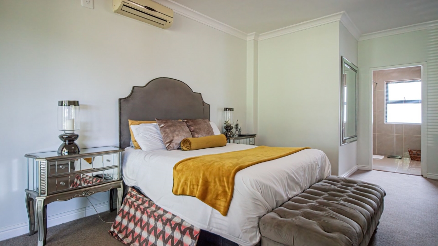 4 Bedroom Property for Sale in Pearl Valley at Val de Vie Western Cape